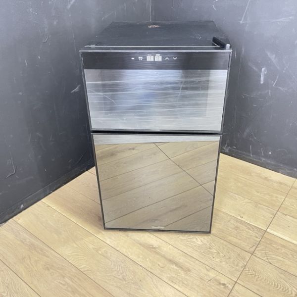 動作保証 AStage 冷蔵庫一体型 ワインクーラー 62L WRH-M262 2ドア ミラーガラス ワインクーラー /57572_画像1