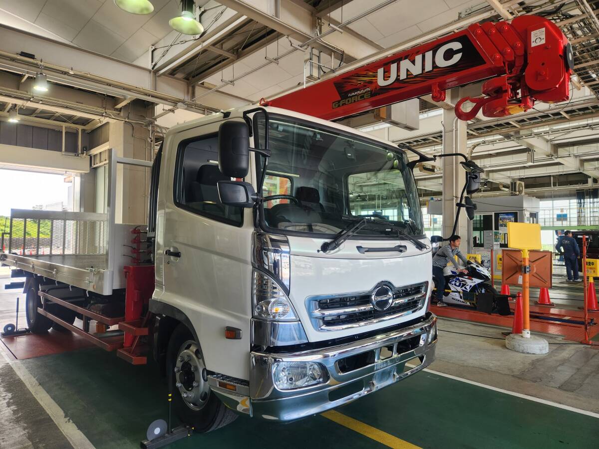 日野レンジャー ユニック4段クレーン　セーフティーローダー　増トン車両