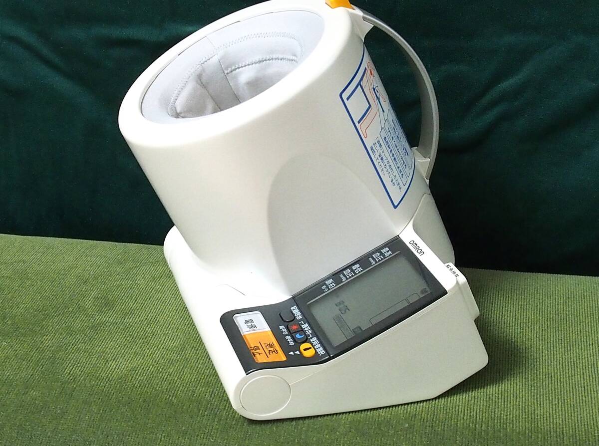 オムロンデジタル自動血圧計　HEM-1010_画像3