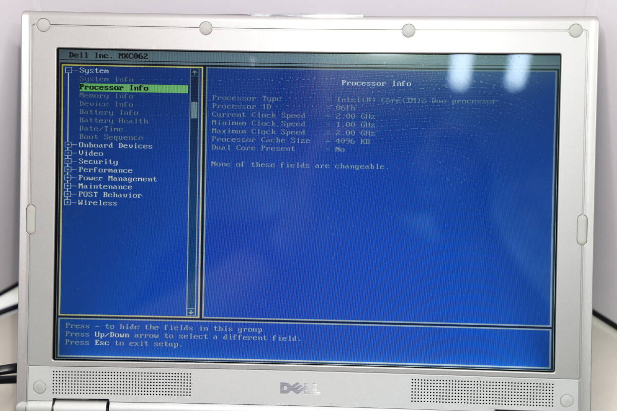 ジャンク DELL XPS M1210 core2duo 2.0GHz RAM2GB HDD無 DVD-RW BIOS起動OK　バッテリーNG　AC付属_画像3