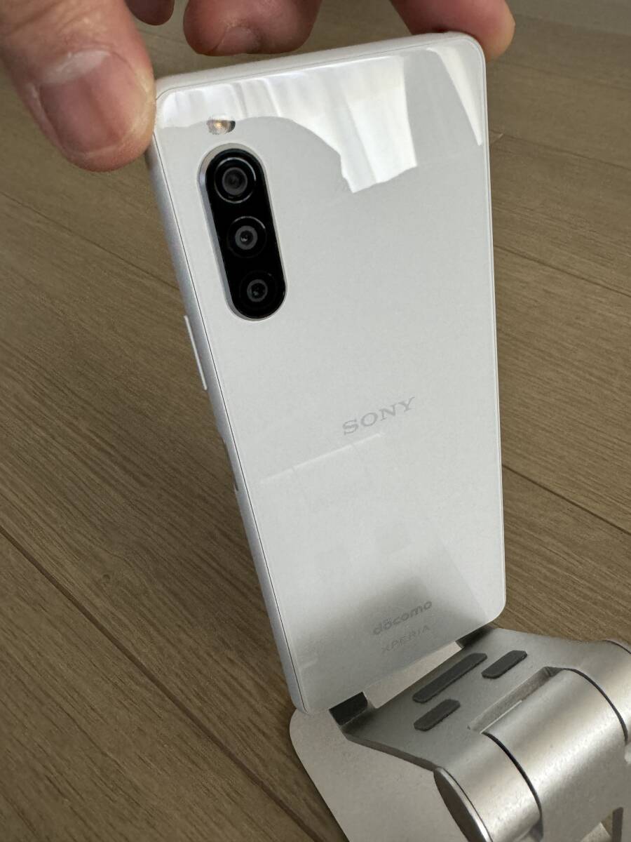  美品 Xperia10 ⅱ so-41A 64GB ドコモ SIMロック解除済 ◯ ホワイト_画像2
