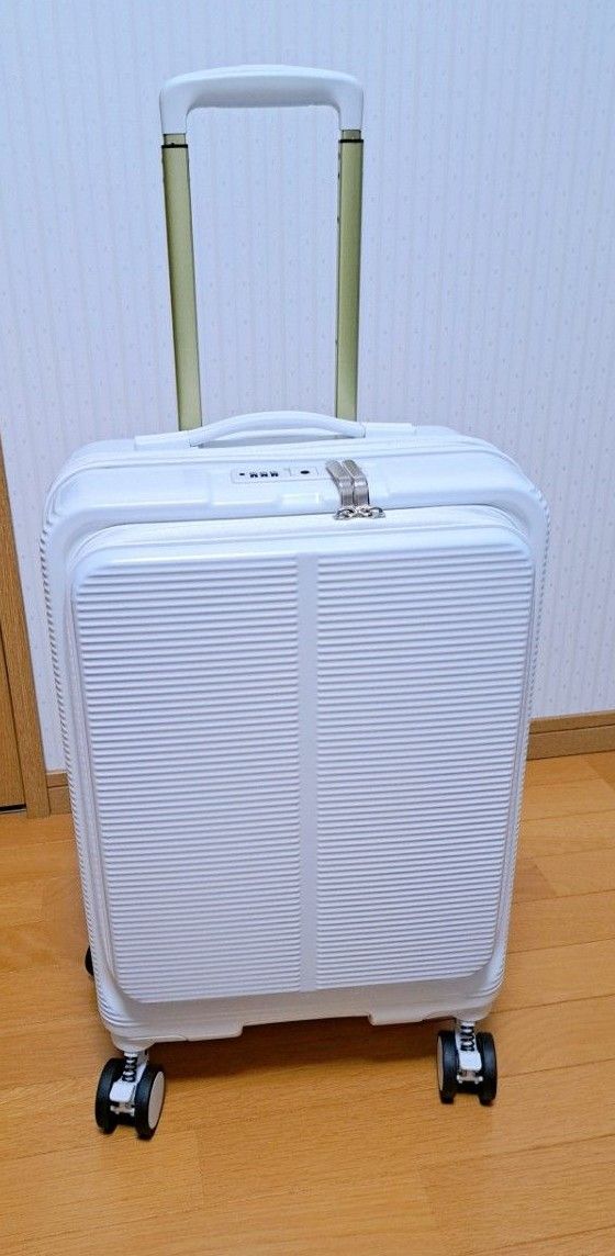 スーツケース　 Mサイズ　キャリーケース 　フロントオープン　拡張機能付 TSAロック  白　 ダブルキャスター　 ファスナー式
