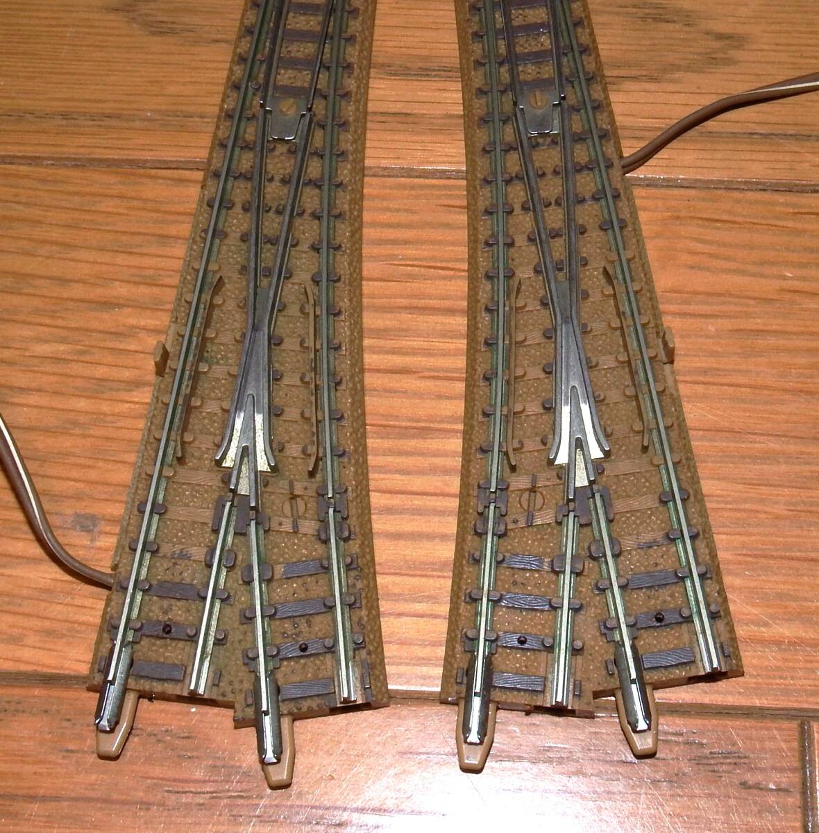 TOMIX 茶色土床電動ポイントN-PR541-15・N-PL541-15 左右セット（現行と同じ直流式電動ポイント・補助レール、スイッチ付）の画像4