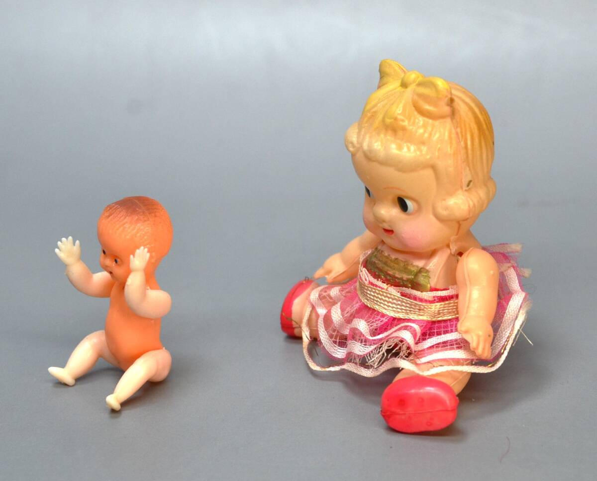 小さなセルロイドの幼児人形　小さな樹脂製赤ん坊人形　2点セット　昭和レトロ　アンティーク　セルロイド　　　　　　 　_画像7