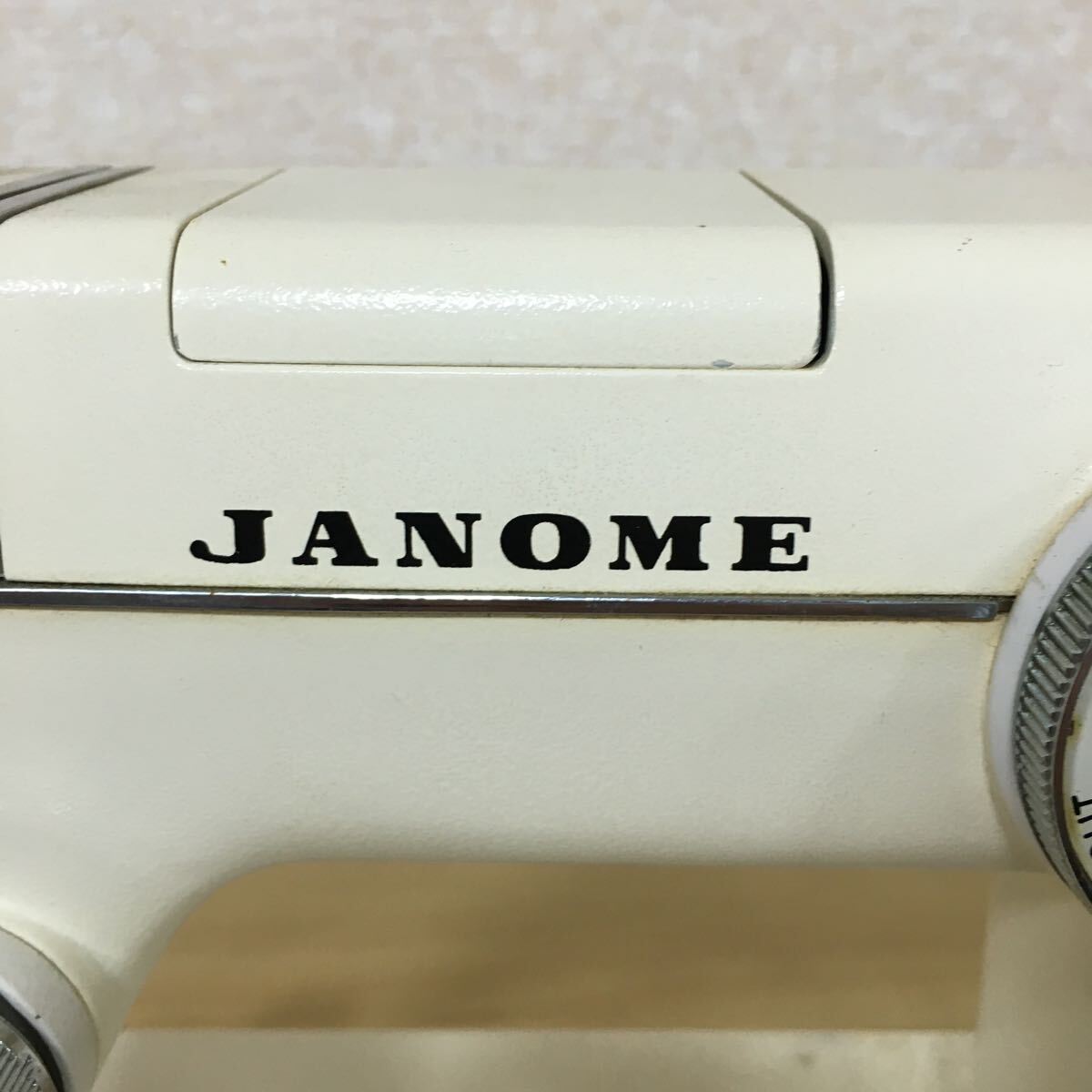 JANOME ジャノメ MODEL 802 レトロミシン アンティークミシン 手工芸 手芸 ハンドクラフト 裁縫道具 裁縫 ペダル付き 5 シ 10の画像2