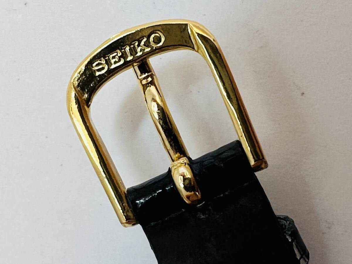 動作未確認　SEIKO セイコー QZ レディース 腕時計 2C21-5110 白文字盤 ローマン スクエア_画像8