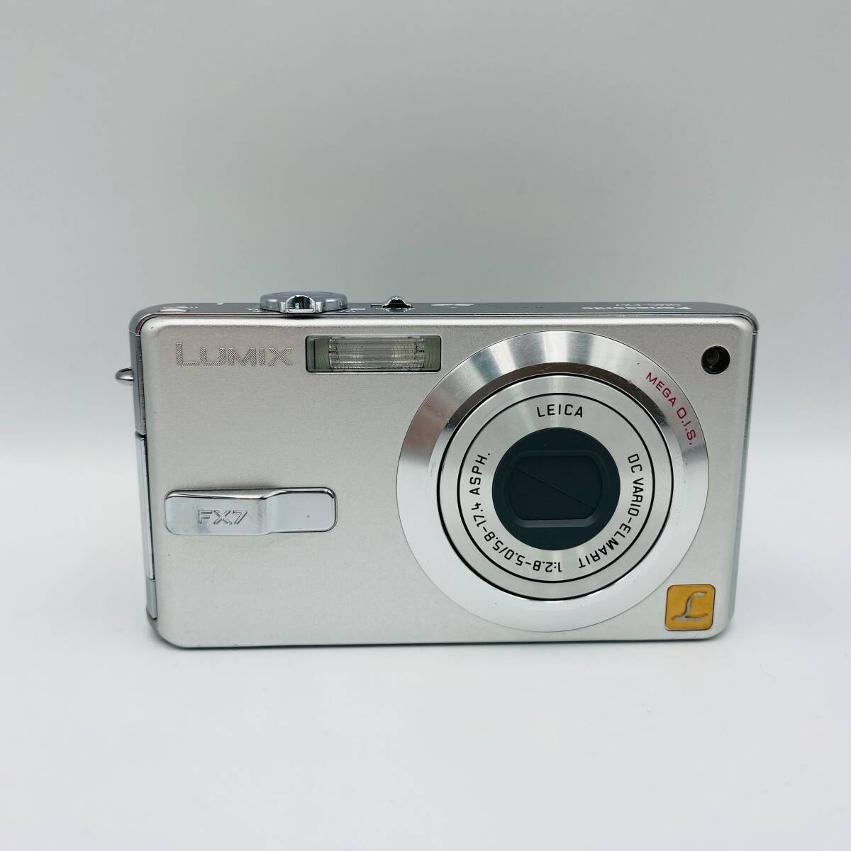 ♪A80052:パナソニック Panasonic LUMIX DMC-FX7 バッテリー付き コンパクトデジタルカメラ 通電のみ確認 ジャンク_画像2