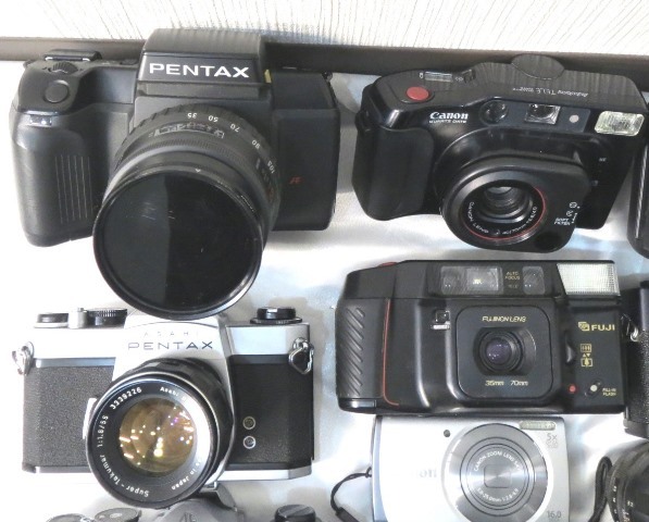 ◇K79784:カメラ おまとめ FUJI Canon Konica PENTAX 一眼レフ デジカメ 動作未確認 ジャンク_画像2