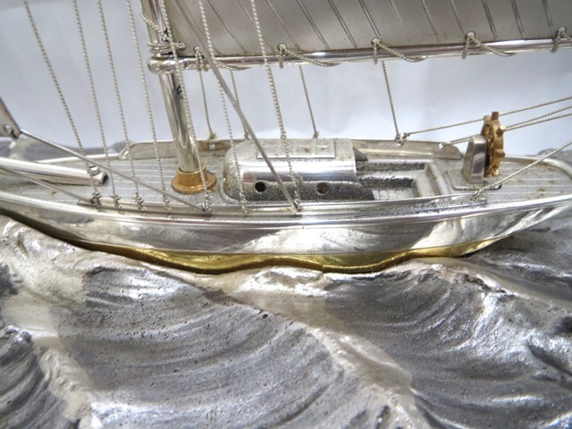 ◎K80286:銀製 ヨット 船 帆船 置物 SILVER970 ガラスケース 銀細工 金属工芸 中古_画像7