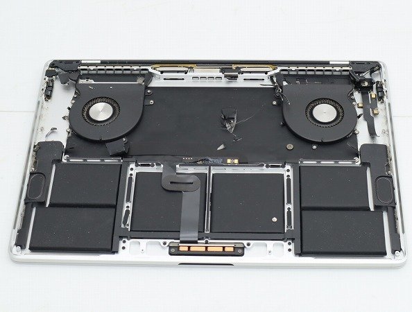 【1円スタート】Apple MacBook Pro 16インチ 2019 シルバー 3072x1920 A2141 EMC3347 ロジックボード欠品_画像7