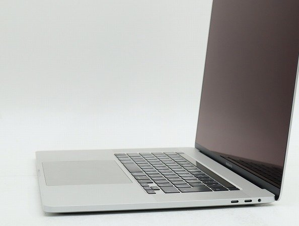 【1円スタート】Apple MacBook Pro 16インチ 2019 シルバー 3072x1920 A2141 EMC3347 ロジックボード欠品_画像4