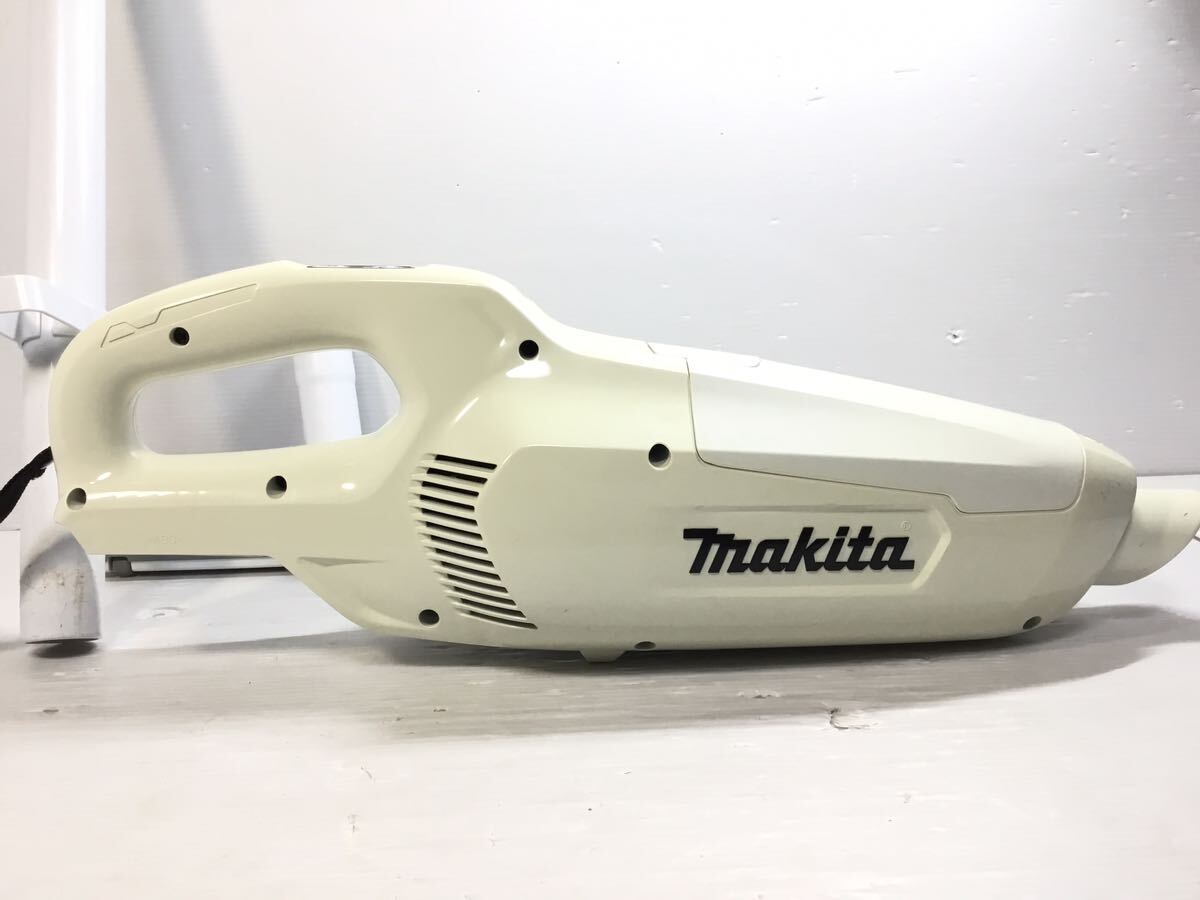 [K-2024]makita 充電式クリーナー CL107FD★掃除機 マキタ バッテリー 充電器無し☆売り切り 1円スタート♪_画像4