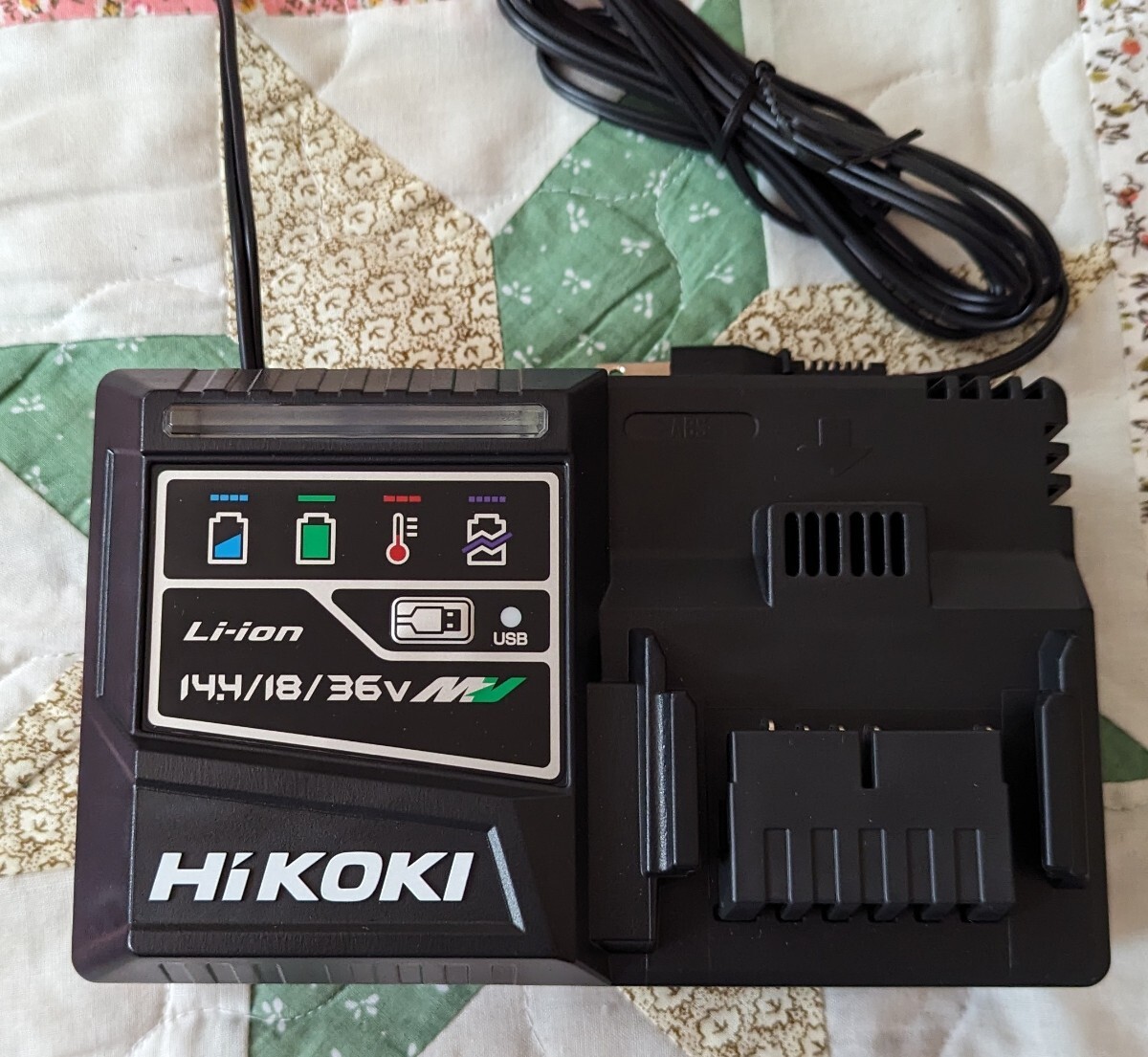HIKOKI マルチボルト　充電器　バッテリー2個セット　新品未使用　純正品　保証書有り_画像3