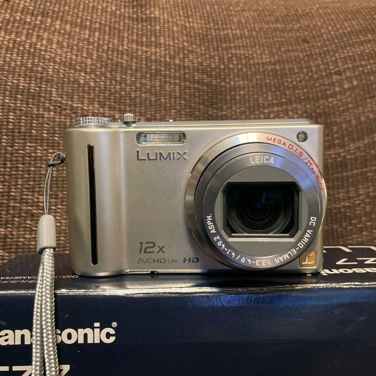 Panasonic パナソニック LUMIX ルミックス DMC-TZ7 コンパクトデジタルカメラ シルバー 動作確認　　【0501-1】_画像2