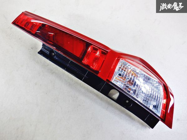 点灯OK★トヨタ純正 M900A M910A ルーミー カスタム LED テールライト テールランプ 右 運転席 KOITO 220-69047 即納 棚H9_画像1