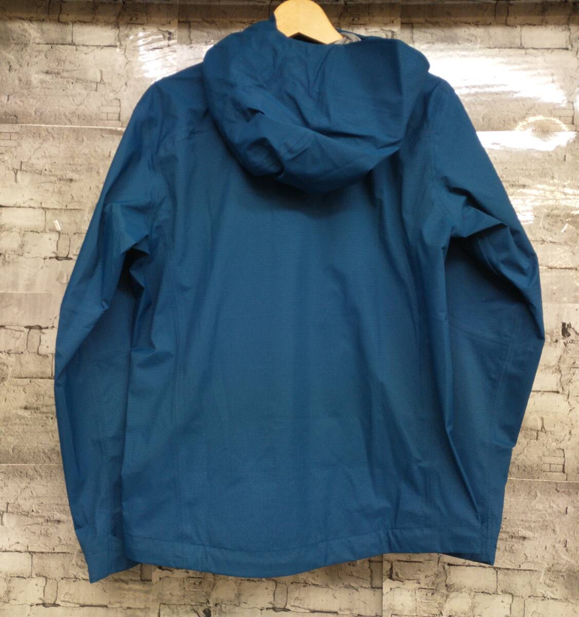Bibian 比比昂- 24年製Patagonia パタゴニアM's Granite CREST Bibian 比比昂- 24年製Patagonia パタゴニアM's Granite CREST