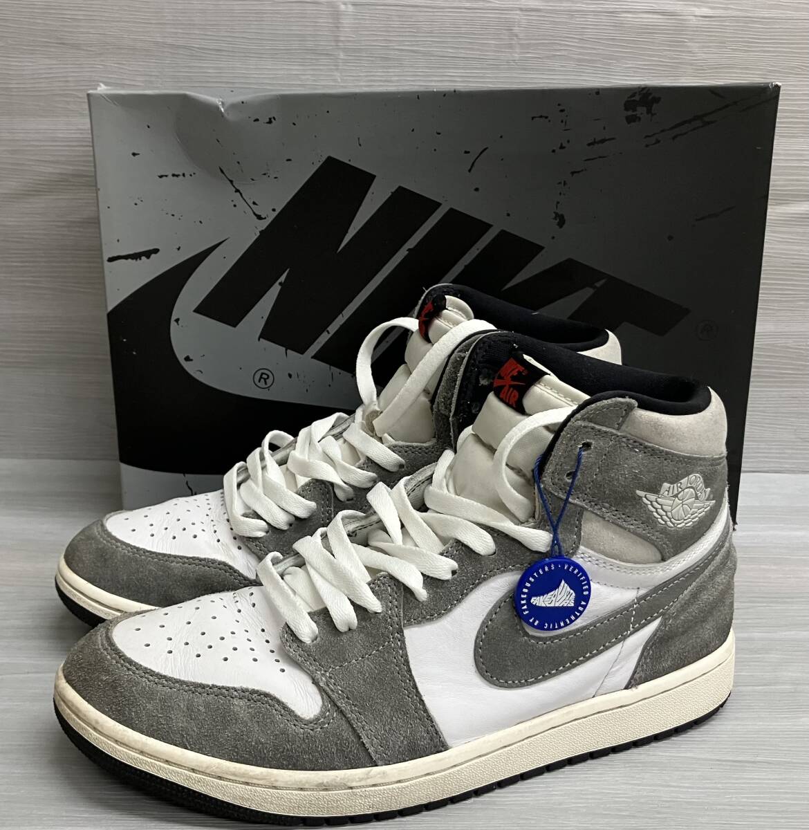 NIKE◆ナイキ DZ5485-051◆AIR JORDAN 1 RETRO HIGH OG スニーカー 27cm FAKEBUSTERS鑑定バッチ付 グレー スポーツ_画像1