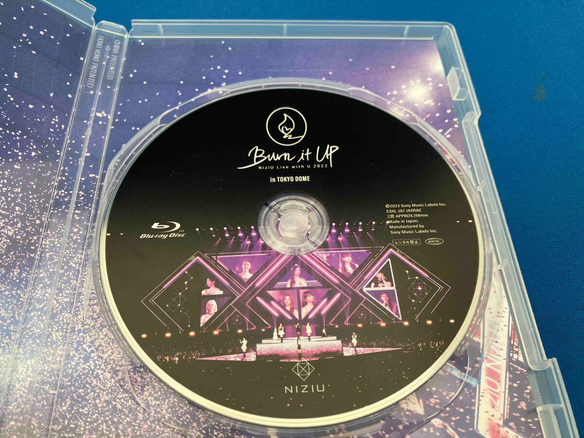 NiziU Live with U 2022 \'Burn it Up\' in TOKYO DOME( обычная версия )(Blu-ray Disc)