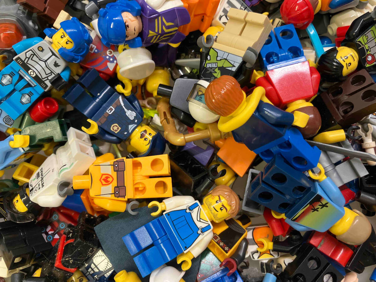 LEGO レゴ ミニフィグ 大量 1kg以上 まとめ売り ※装飾品 ヘッド トルソー レッグ ヘアー ヘッド 小物 武器 スターウォーズ お城シリーズ_画像9