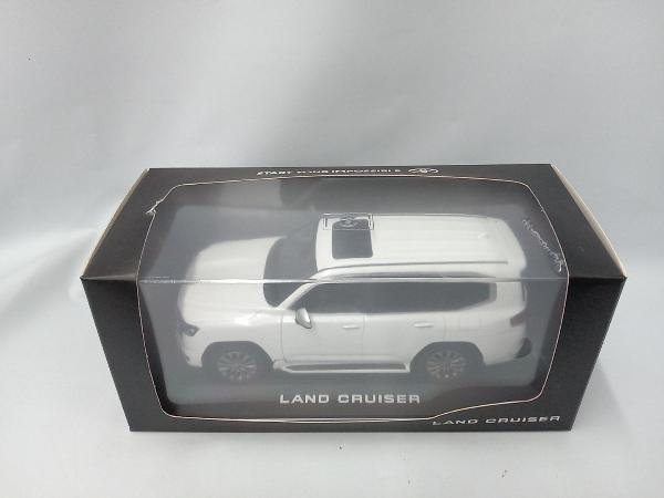 中身未開封品 トヨタ ランドクルーザー プレシャスホワイトパール 1/30