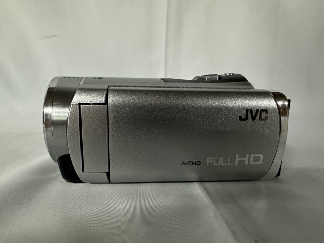 JVCケンウッド Everio エブリオ ビデオカメラ シルバー GZ-E770-S バッテリー3個 通電・簡易動作確認済み 2017年製 ジャンク・現状品 中古_画像3