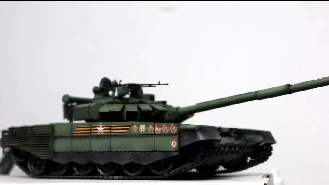 1/35 ロシア陸軍 T72B3M 主力戦車 組立塗装済完成品