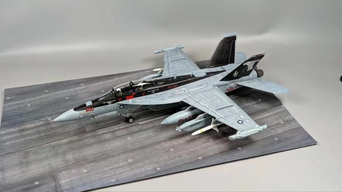 1/48 アメリカ海軍 EA-18G グラウラー電子戦機 組立塗装済完成品_画像2