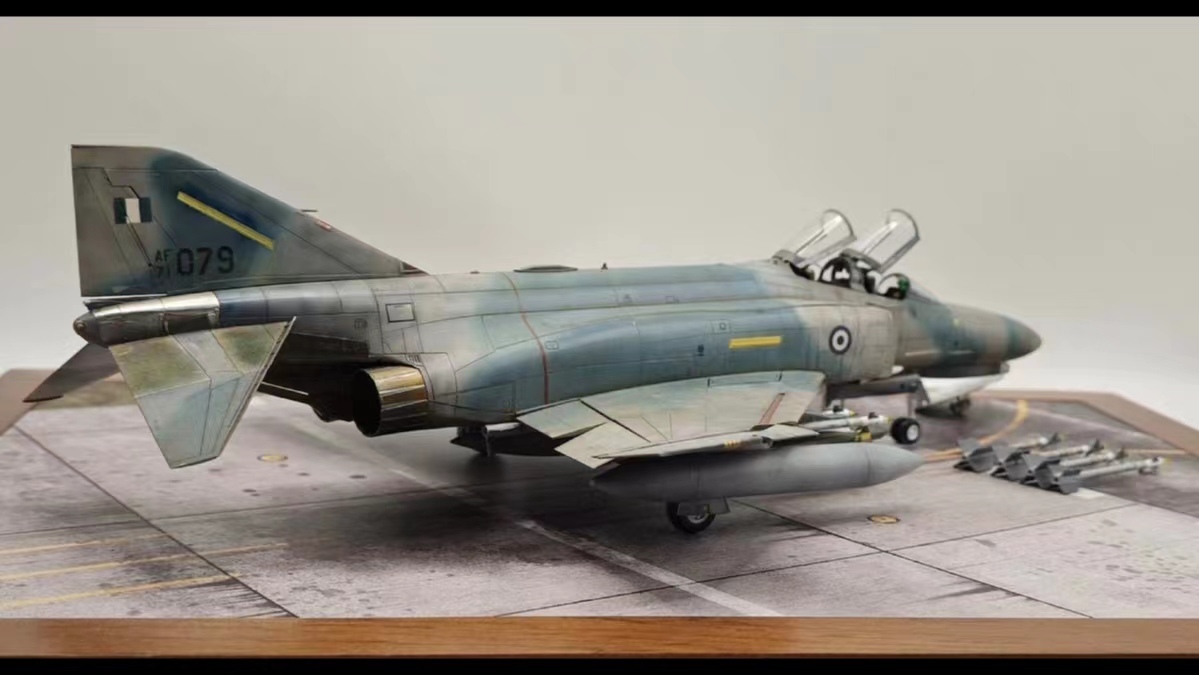 1/48 ギリシア空軍 F-4E ファントムⅡ 組立塗装済完成品_画像5