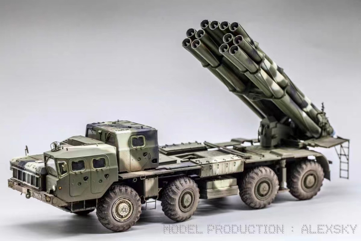 1/35 ロシア軍 9A52-2 ロケット発射機 組立塗装済完成品 _画像1