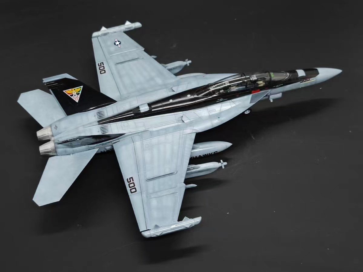 1/72 アメリカ海軍 EA-18G 組立塗装済完成品_画像6