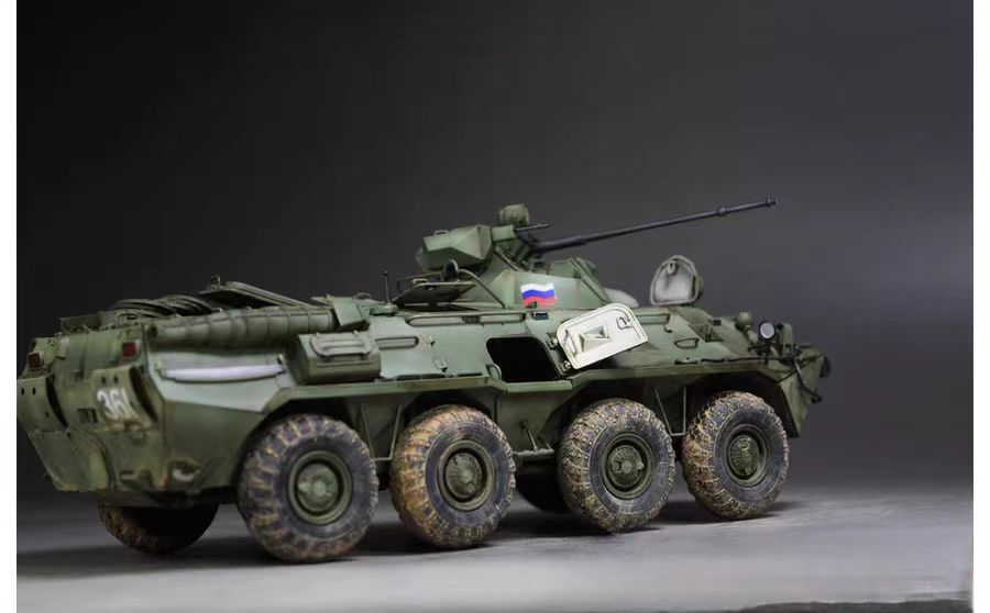 1/35 ロシア陸軍 BTR-80A 装甲兵員運送車 組立塗装済完成品_画像4