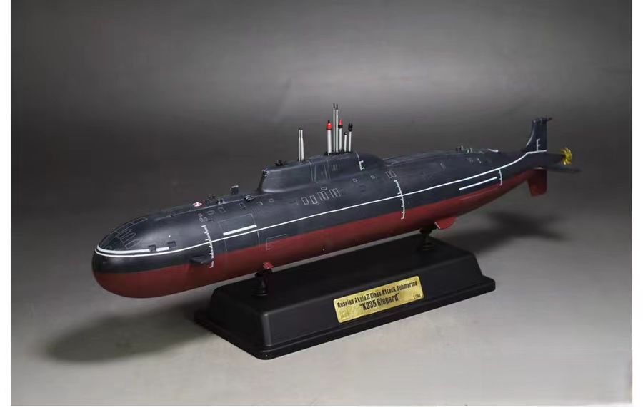 1/350 Russia navy aklaⅡ Class . water . construction painted final product 