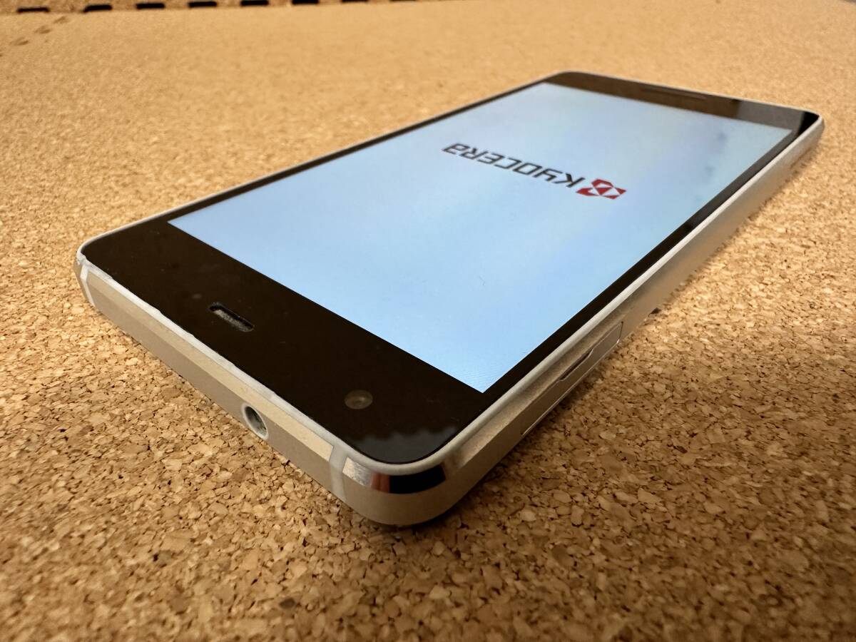 【中古】京セラ(KYOCERA) Android One X3 ホワイト 32GB 本体のみ Y!モバイル SIMロック解除不明 andorid_画像6