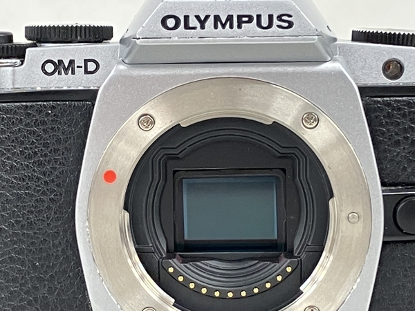 OLYMPUS オリンパス OM-D E-M5 シルバー ボディ ミラーレス一眼レフ ダブルレンズキット カメラ ジャンク K8830469の画像2