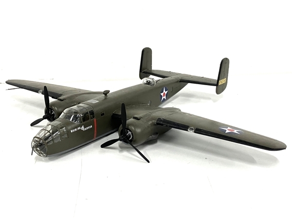 メーカー不明 ノース・アメリカン B-25 ミッチェル 戦闘機 プラモデル 組立済 約43cm×35.5cm ジャンク B8820553_画像1