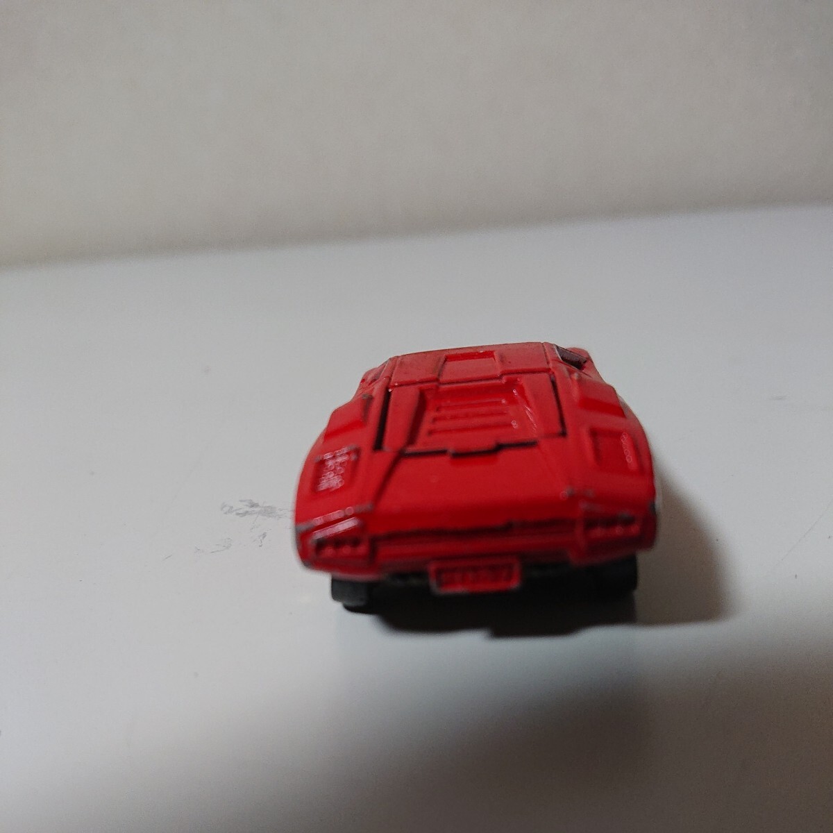 トミカ　TOMICA　ランボルギーニ　カウンタック　赤　1977　F.37　1/61スケール　LAMBORGHINI　COUNTACH　LP-400 【MI-051313】_画像5