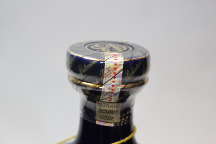 p-1982 not yet . plug old sake aspidistra Thai n21 year Scotch whisky ceramics bottle 700mL