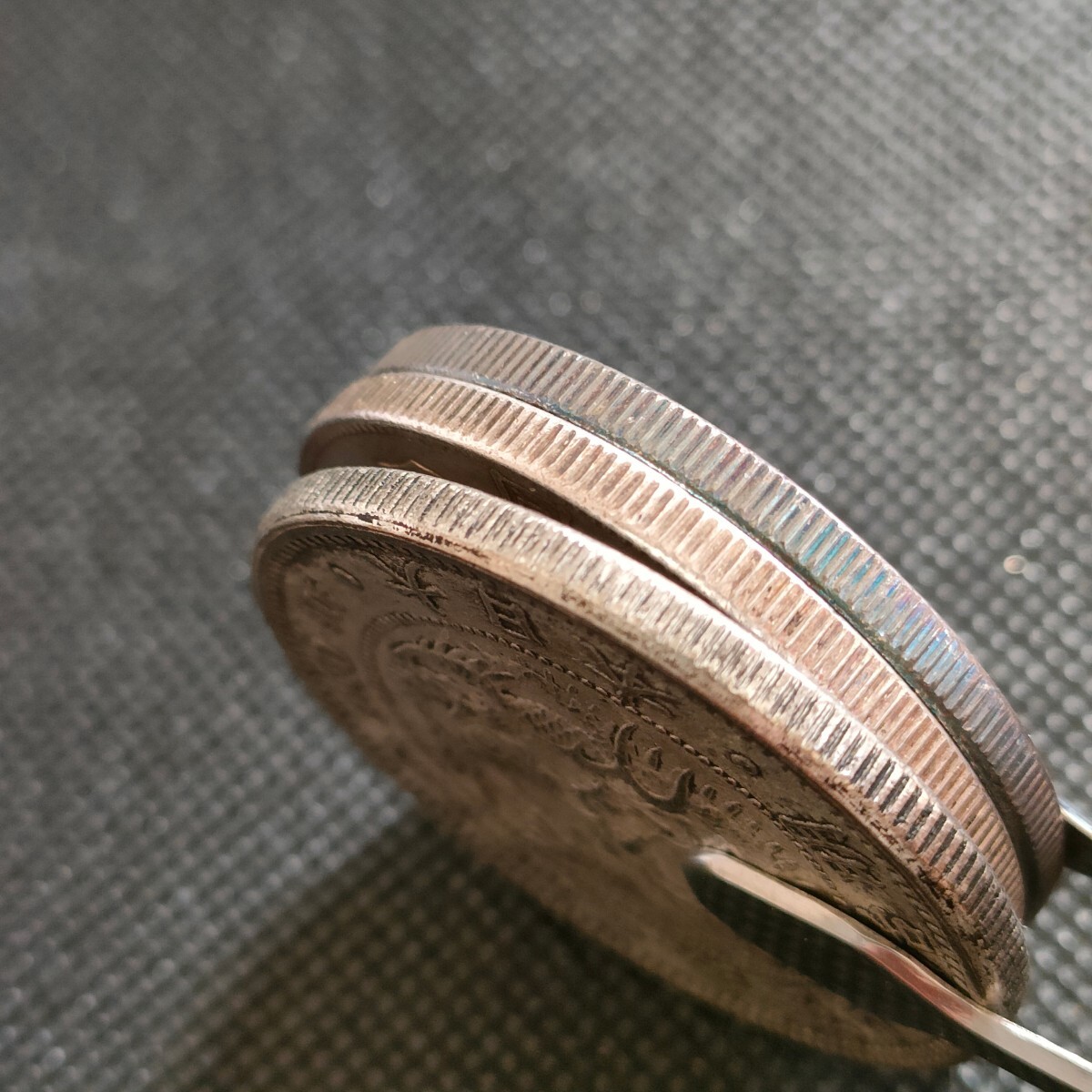 8227　日本古銭　丸銀刻印一圓銀貨　貿易銀アンティークコレクションコイン_画像9