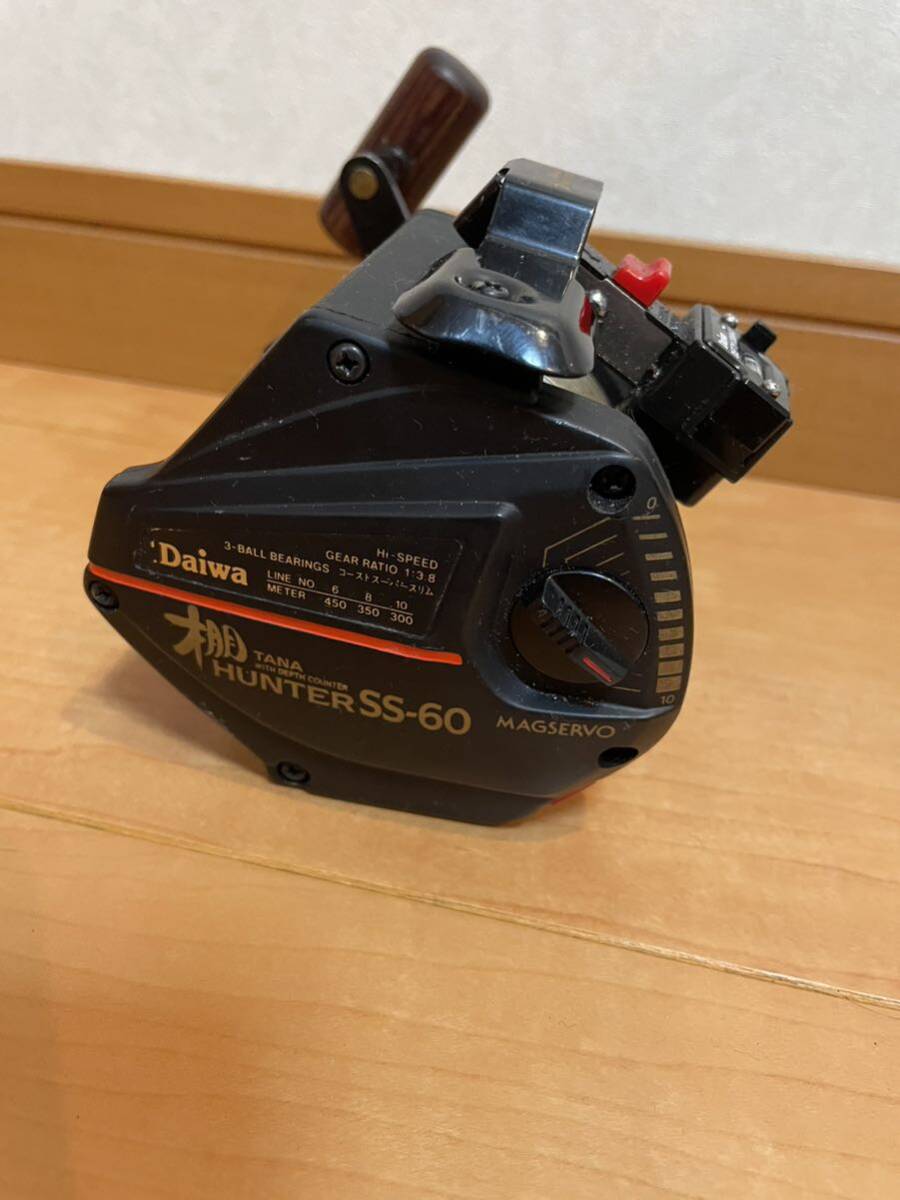 ★ダイワ DAIWA リール 棚HUNTER SS-60★動作未確認_画像2