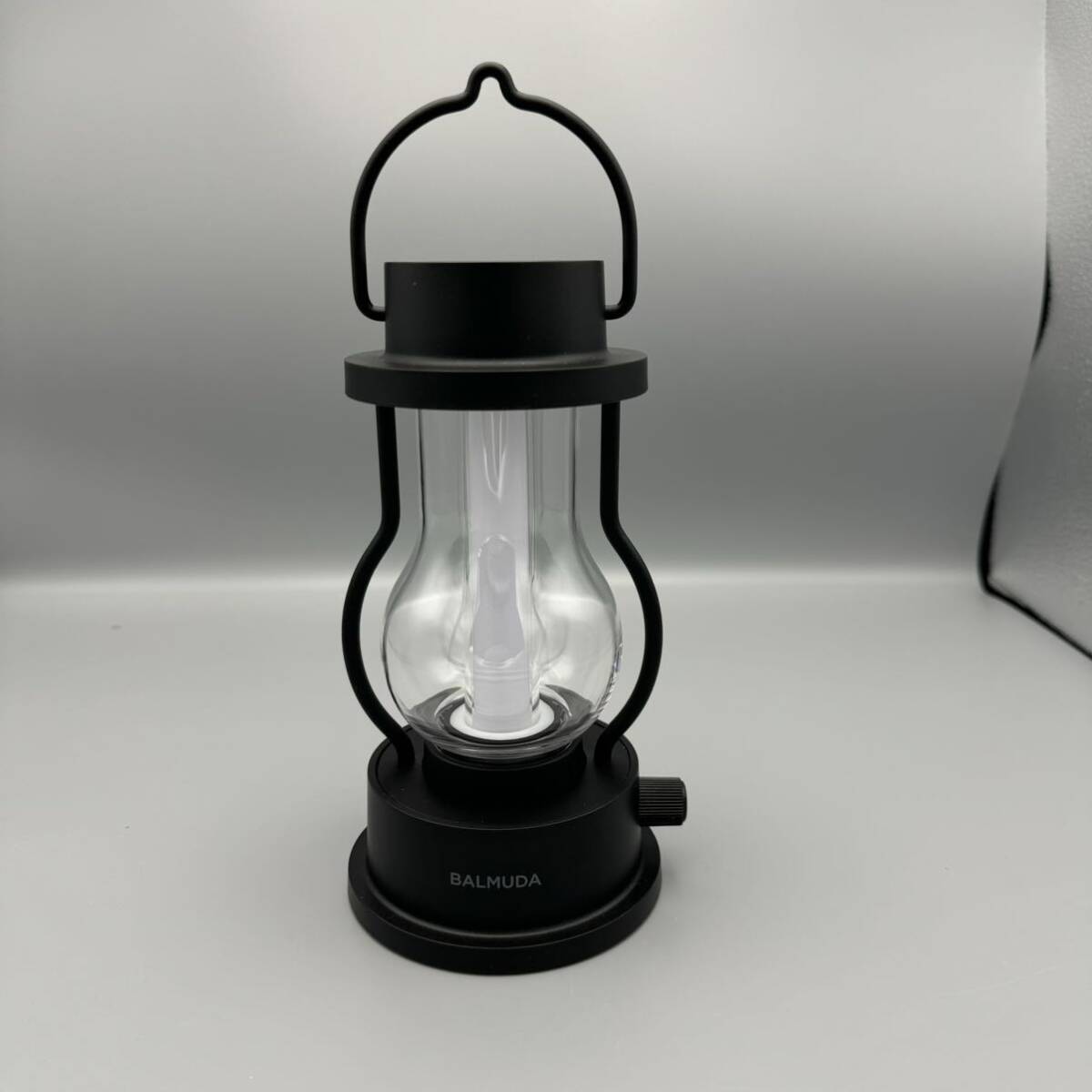 【ジャンク品 充電不可】 バルミューダ・ザ・ランタン　BALMUDA The Lantern L02A-BK （ブラック）_画像2