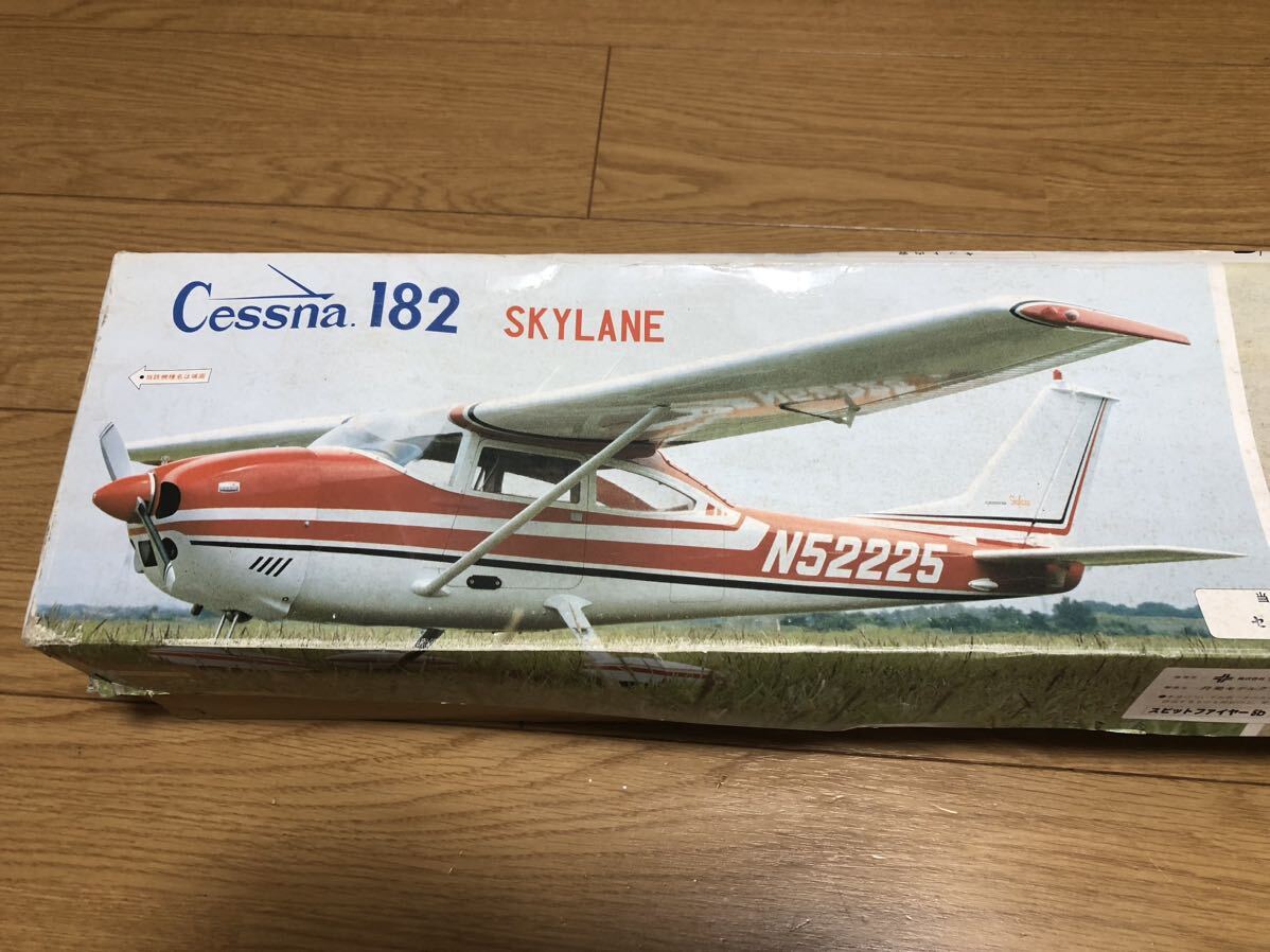  б/у товар .. Tetra Balsa комплект Cessna 182 Sky полоса крыло ширина 1400mm 2 cycle 19~25 двигатель 