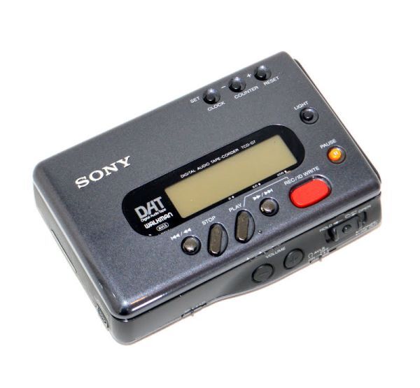 [ ultimate beautiful goods!!/ owner manual attaching .]SONY Sony TCD-D7 DAT DIGITAL AUDIO TAPE-RECORDER AA battery drive possibility Walkman Walkman TCD-D8 siblings machine 