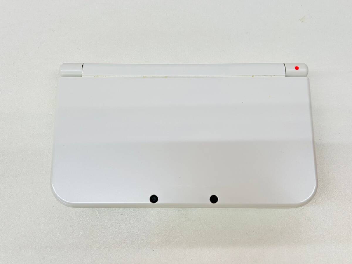 X724-O35-1660 任天堂 Nintendo ニンテンドー 3DS LL 本体×1点 RED-001 白 ホワイト 充電器付き ゲーム 通電/初期化OK_画像2