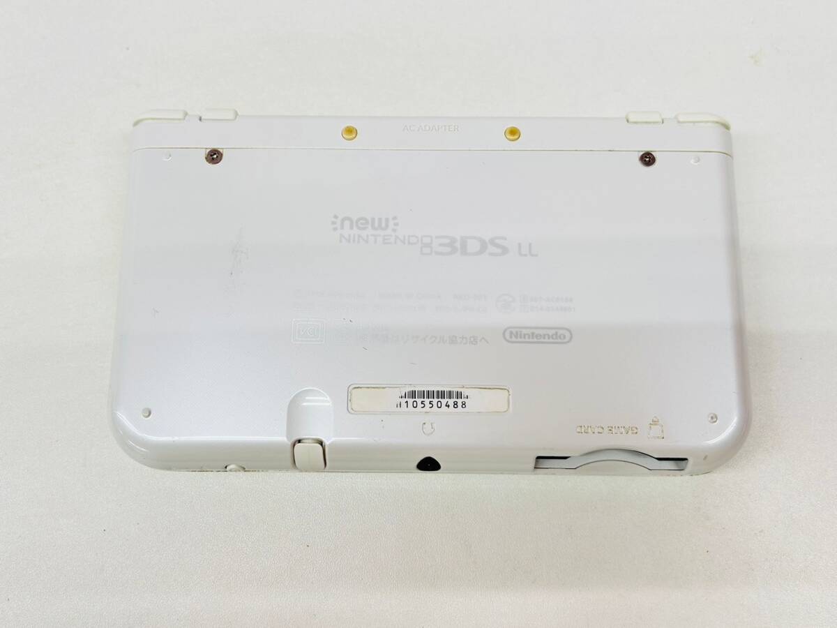 X724-O35-1660 任天堂 Nintendo ニンテンドー 3DS LL 本体×1点 RED-001 白 ホワイト 充電器付き ゲーム 通電/初期化OK_画像3