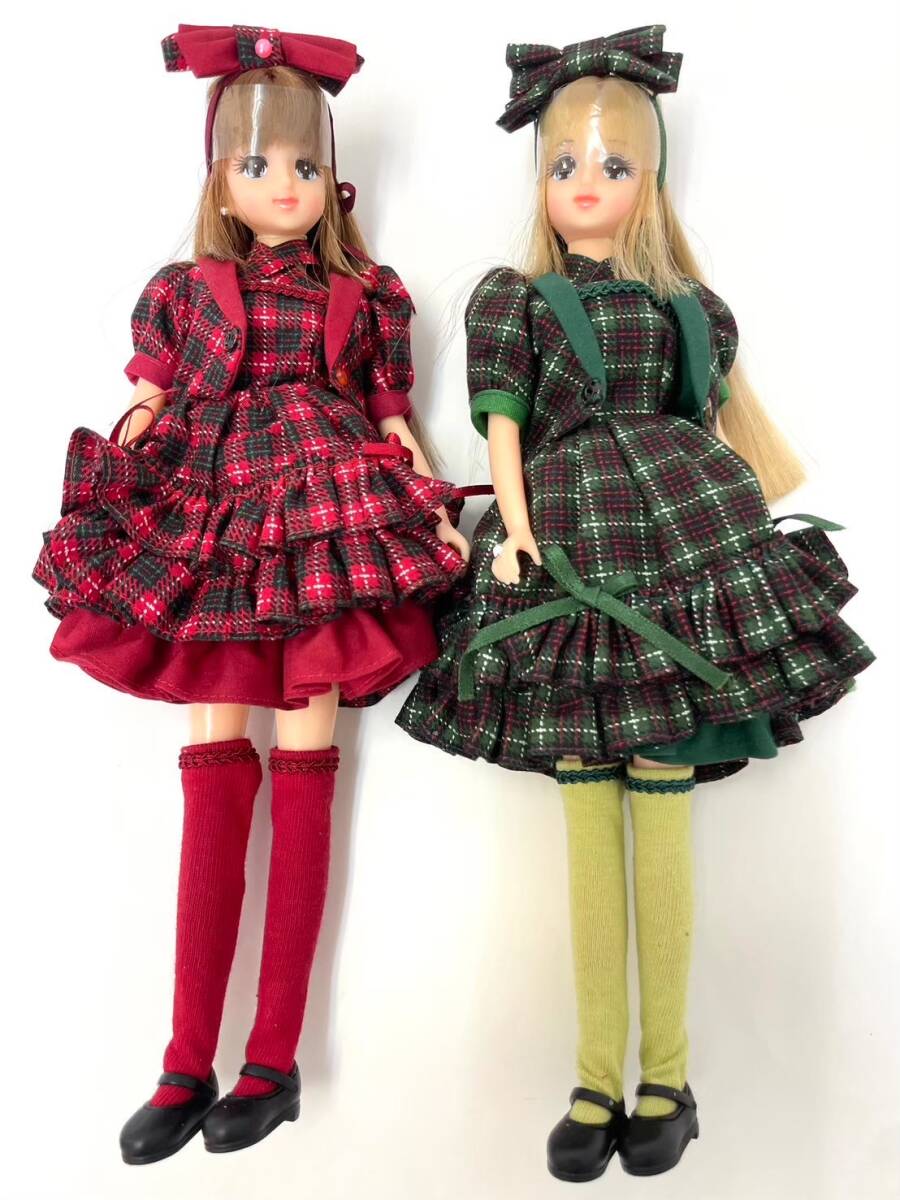 R261-O43-369 TAKARA タカラ リカちゃん人形 3点セット チェック ワンピース 赤 緑 ホワイト ワンピース 白 約27cm 箱付き_画像6