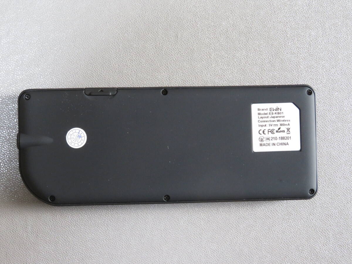ワイヤレス ミニ キーボード 2.4GHz 日本語配列 USB充電式 タッチパッド搭載 USB レシーバー付き 取説あり 箱なしの画像4