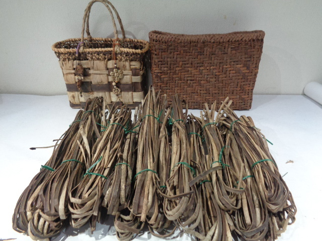 # Aizu walnut leather A class goods 1kg Mishima district walnut leather skill bag small articles making strap (373)