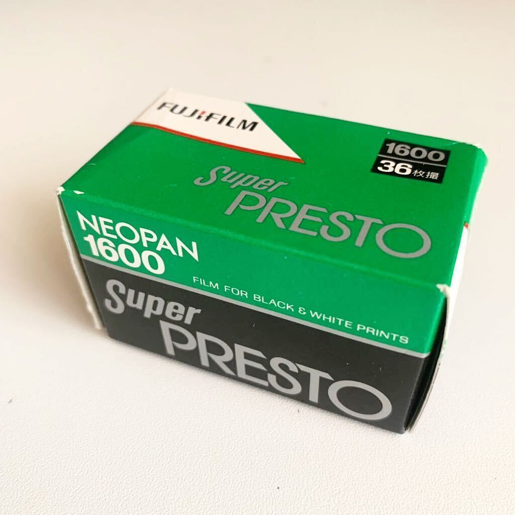 新品未開封 FUJI FILM 富士フイルムNEOPAN 1600 Super Presto ネオパン スーパープレスト白黒135フィルム 36枚撮り 期限切れ モノクロ