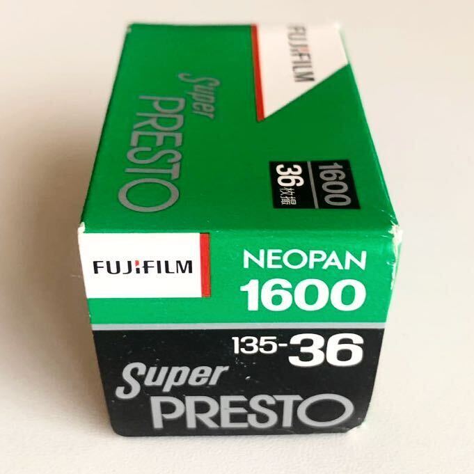 新品未開封 FUJI FILM 富士フイルムNEOPAN 1600 Super Presto ネオパン スーパープレスト白黒135フィルム 36枚撮り 期限切れ モノクロ