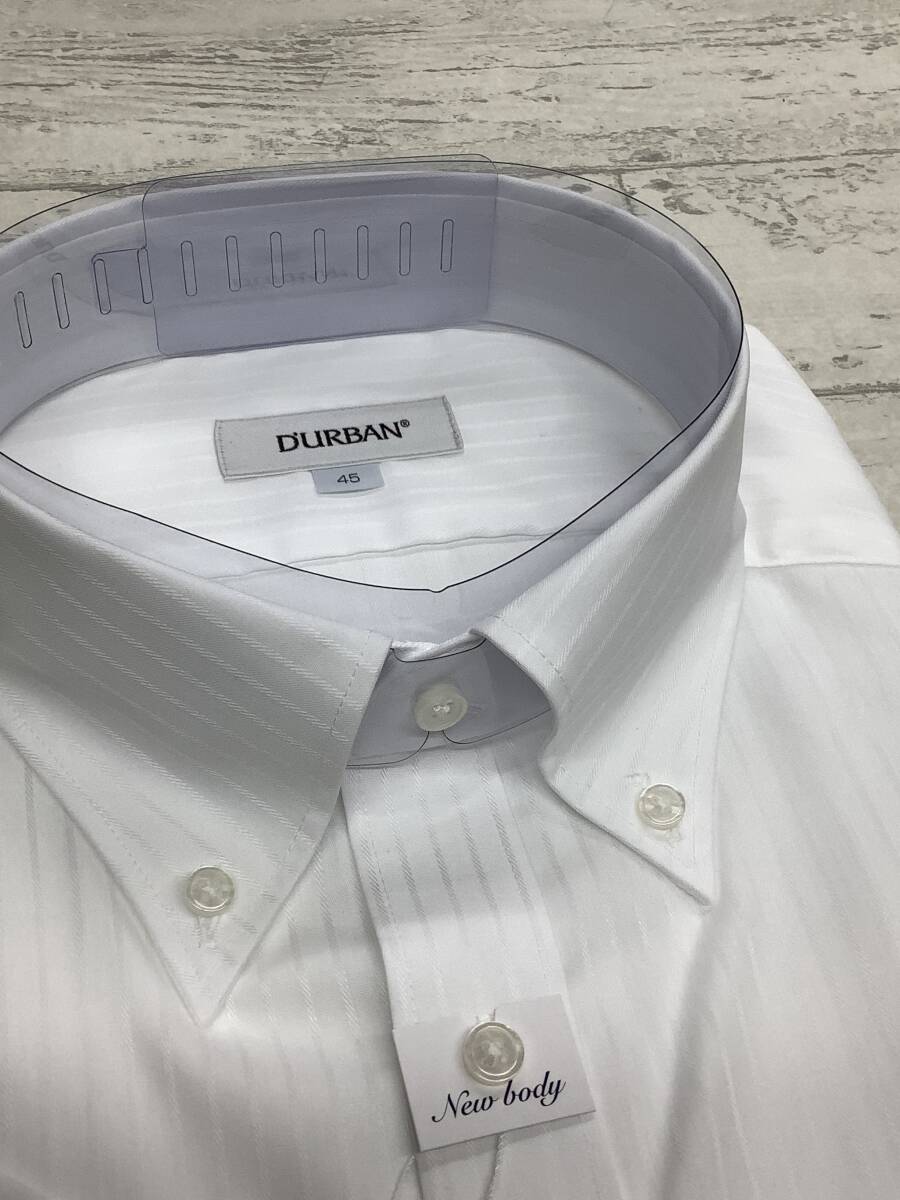 新品　ダーバンアウトレット 45サイズ　3Ｌ半袖 ★白ドビードレスシャツ　　定価8,900円の品　綿100%ワイシャツ_画像3